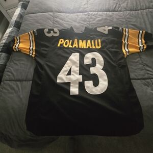 Reebok Men's Black and Gold Jersey